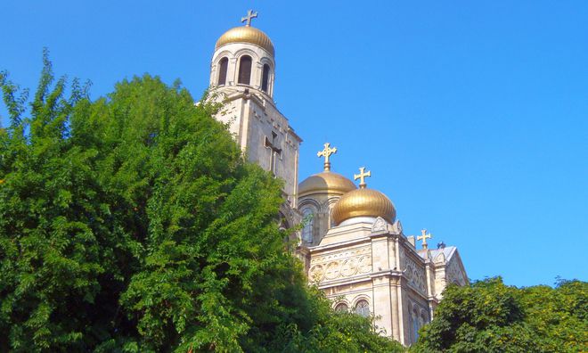 Катедралата във Варна с храмов празник на 15 август