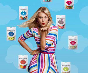 Мария Шарапова рекламира бонбоните си