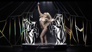 Lady Gaga - Applause (видео)