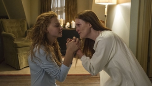 Джулиан Мур и Клоуи Грейс Мориц като майка и дъщеря