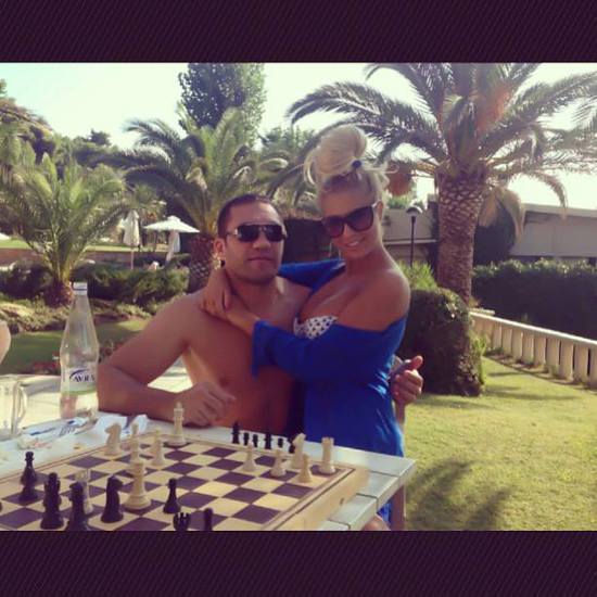 Андреа и Кубрат играят шах