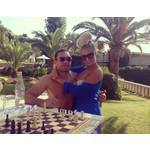 Андреа и Кубрат играят шах