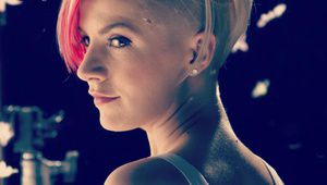 Поли Генова в едър план