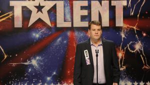 Джеймс Кордън като Пол Потс