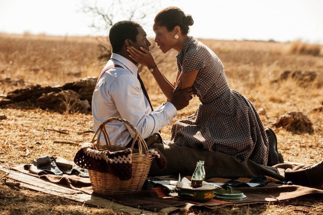 Idris elba i naomi haris kato nelsan i uini mandela