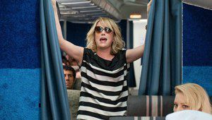 Кристен Уиг в комедията "Шаферки"