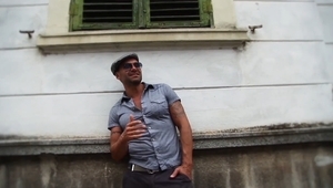 Калин Вельов в клипа си "Картини в мен"