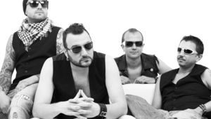 "П.И.Ф." с тъмни очила