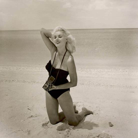 Бъни Йегър, автопортрет на плажа