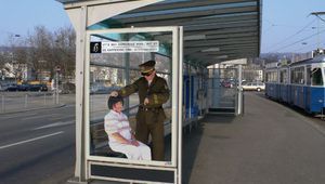 Не се случва тук, но се случва сега