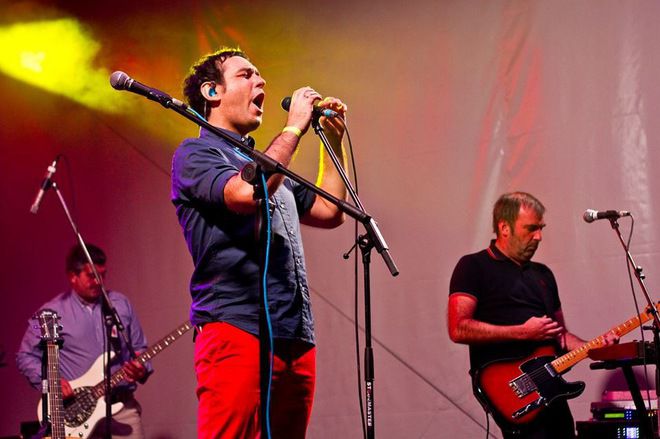 "Остава" на сцената