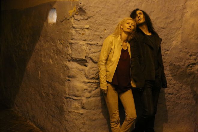 Tom hidalstan i tilda suintan vav vampirska romantichna drama