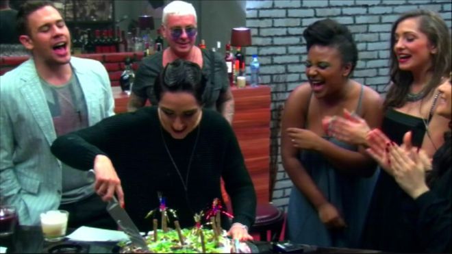 Сантра отпразнува рождения си ден в Академията