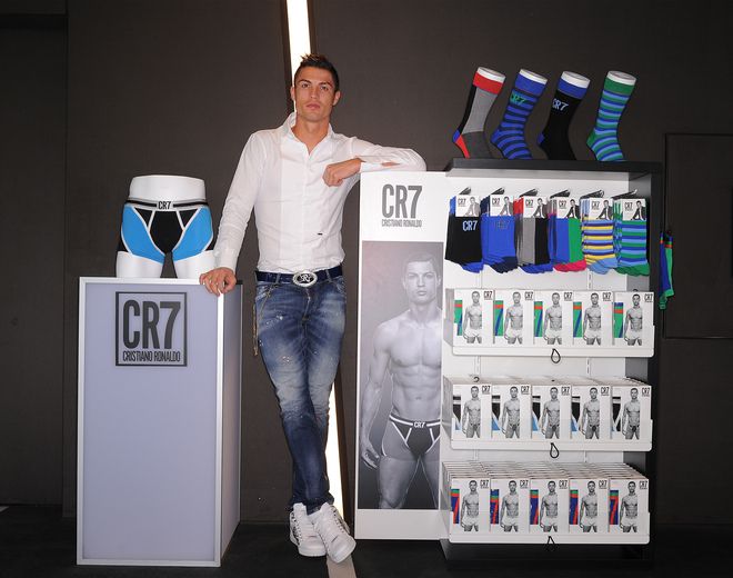 Чорапи и бельо от Кристиано Роналдо
