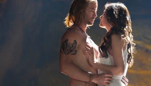 Уилям Леви с "Мис Вселена 2010" в "Бурята".