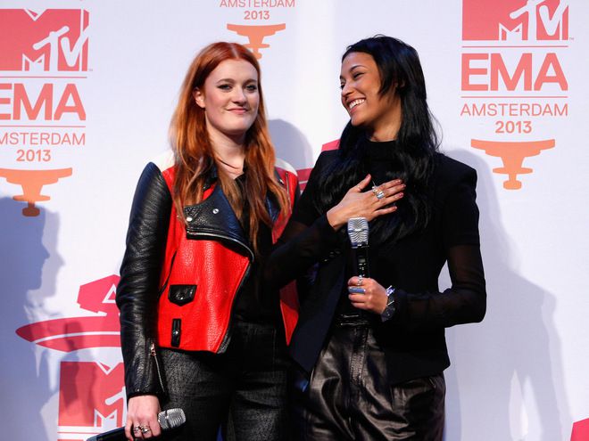 Icona Pop на Европейските музикални награди на MTV 2013