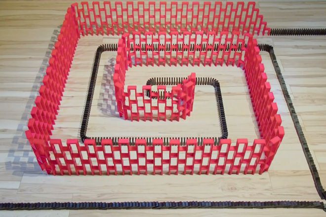 Ludi trikove s domino