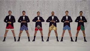 Рекламата на боксерки, за която всички говорят