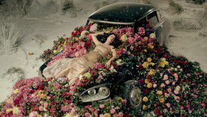 Кейти Пери в клипа към Unconditionally