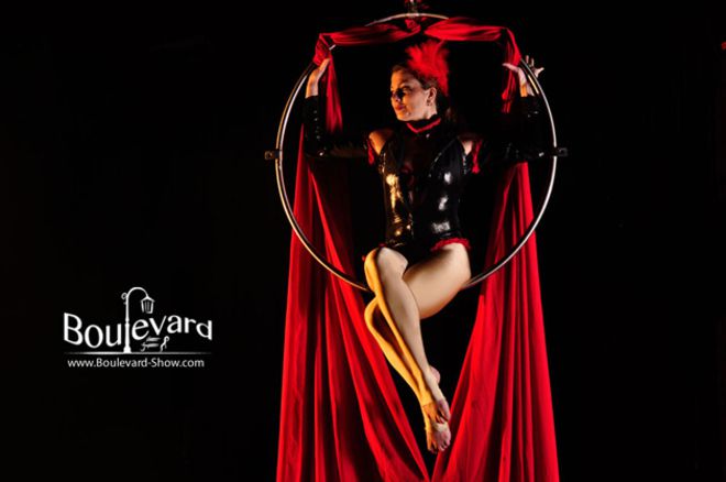 Въздушна акробатика в "Булевард"