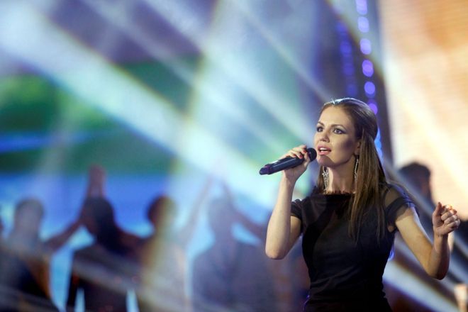 Nevena tsoneva pee povey vetre