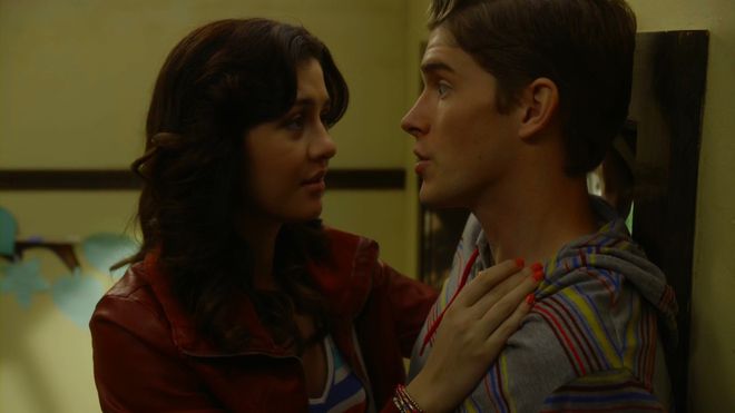 Кейти Финдли и Брендан Дулинг в The Carrie Diaries