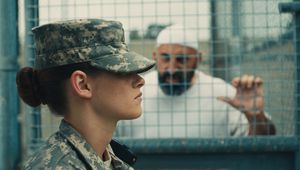 Кристен Стюарт в Camp X-Ray