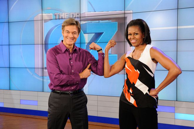 Мишел Обама демонстрира бицепсите си в "Шоуто на д-р Оз"