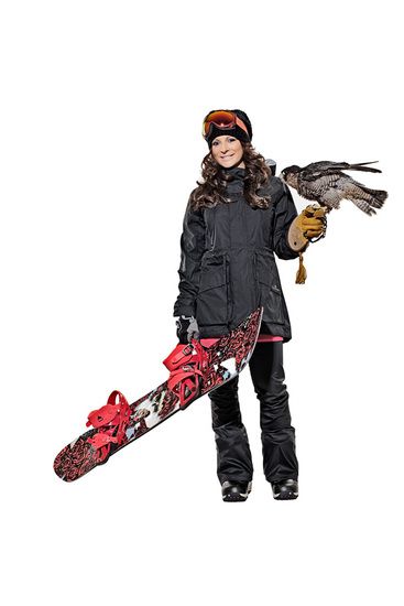 Сани Жекова със сноуборд и хищна птица