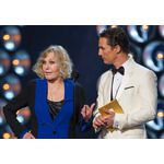 Матю Макконъхи връчва "Оскар" с Ким Новак