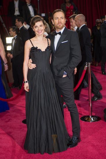 Юън Макгрегър с жена си на "Оскарите"