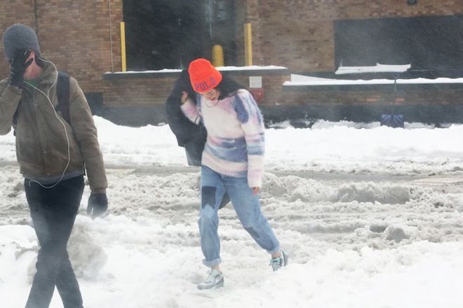 Модерни в снега