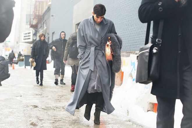 Вълнено палто и кожен шал