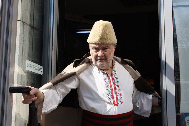 Vasil mihaylov v narodna nosiya