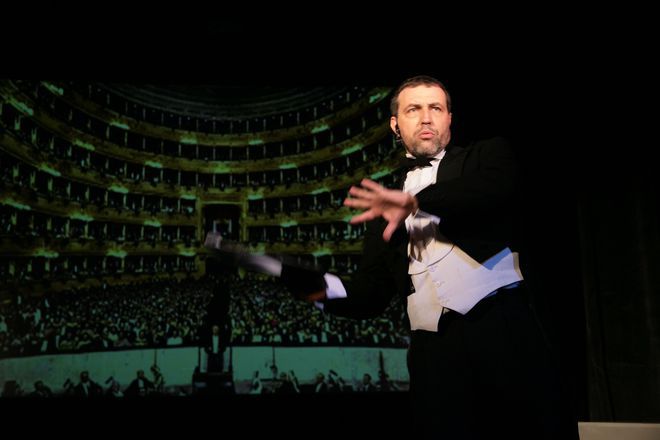 Христо Мутафчиев на сцената на Малък градски театър "Зад канала"