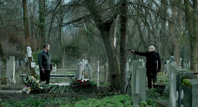 Джаро и Попов на гробищата