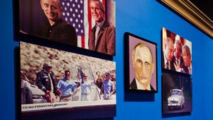 Владимир Путин и Хамид Карзай, нарисувани от Буш-младши