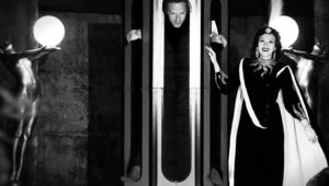 Жан Зиу и Крис Мартин в клипа на "Колдплей" Magic