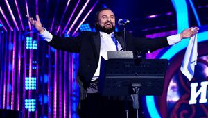 Иво Танев като Лучано Павароти