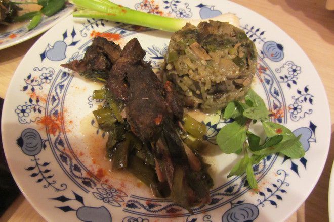 Pecheno agneshko varhu kanape ot kiselets s drob sarma