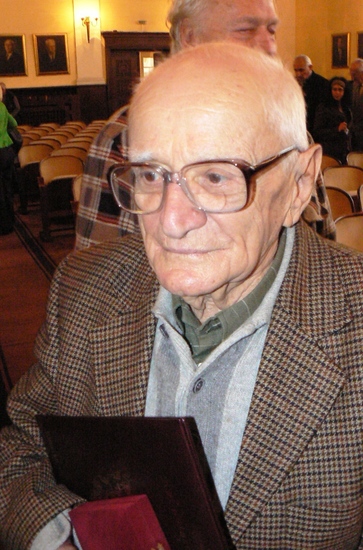 Валери Петров (1920-2014)
