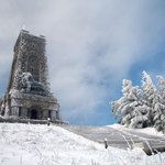 Паметникът Шипка през зимата