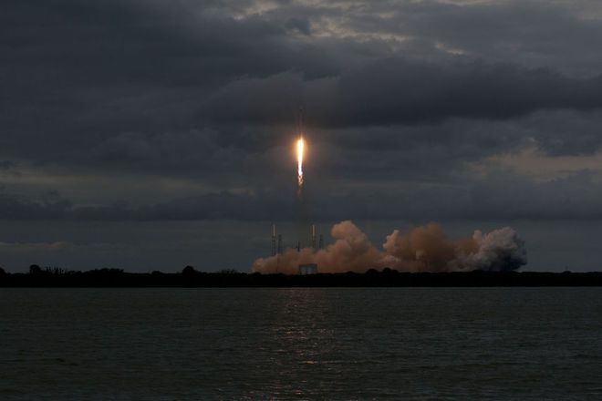 Ракетата Falcon 9 Reusable излита