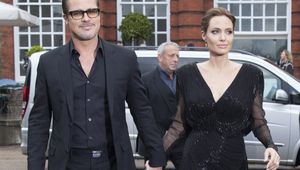 Брад и Анджелина, ръка за ръка