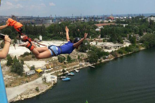 Skokovete s bandzhi nosyat ogromni dozi adrenalin i priyatni prezhivyavaniya