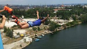 Скоковете с бънджи носят огромни дози адреналин и приятни преживявания