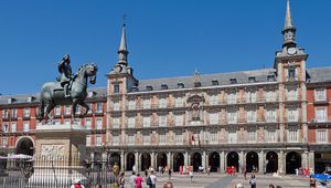 Площад Пласа Майор в Мадрид