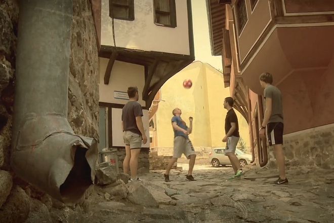 Kadar ot the world is ours svetat e nash