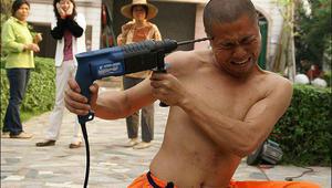 Мастър Ху Куионг - неразрушимият монах от Шао Лин