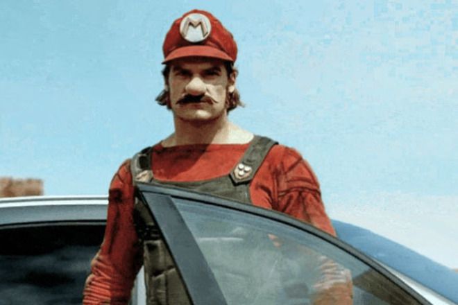 Super mario se kachva na mertsedes